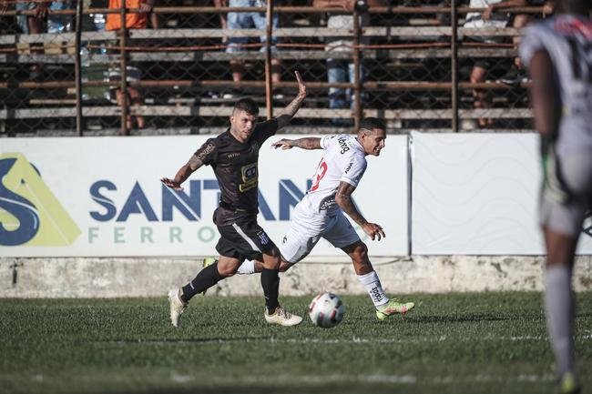 Fotos do jogo entre Democrata-GV e Atltico, pelo Campeonato Mineiro