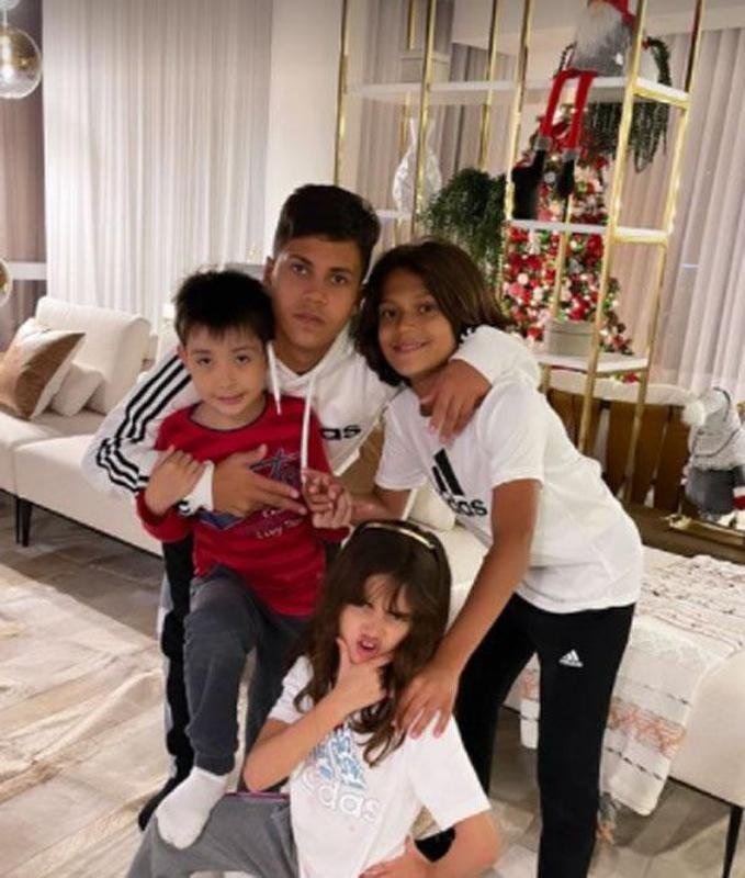 Hulk, do Atltico, apresenta sua nova cobertura em Miami no condomnio Paramount Miami Worldcenter