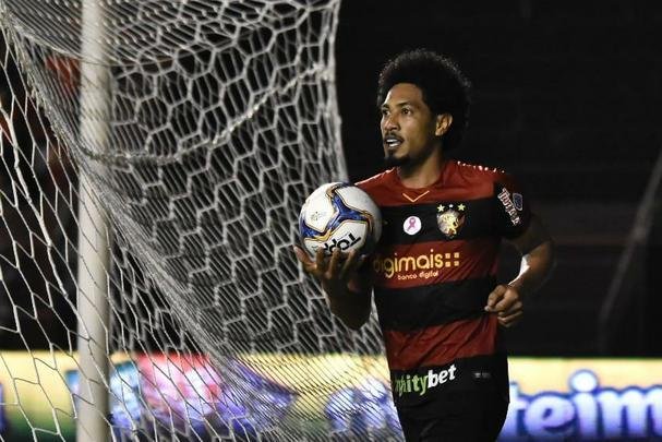 De virada e com gols de Hernane e Guilherme, o Sport reencontrou o caminho das vitórias, diante do Paraná, na Ilha do Retiro, pela 31ª rodada da Série B