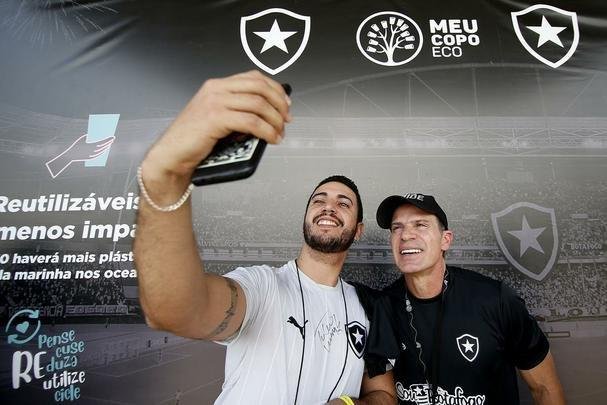 Fotos da vitória do Botafogo sobre o Atlético, por 2 a 1, no Engenhão, pela 18ª rodada do Brasileiro