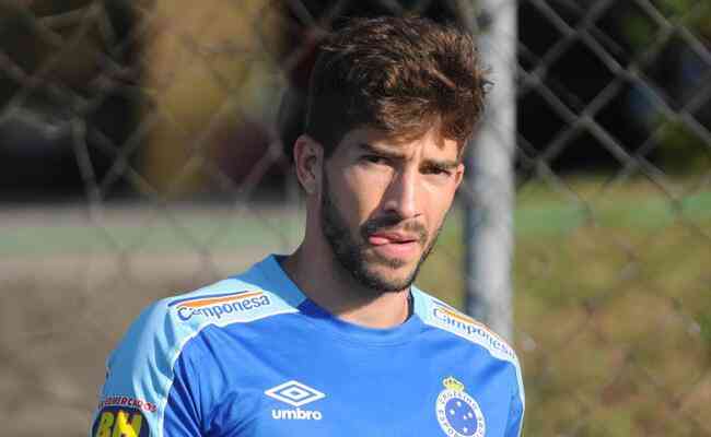 Lucas Silva tem 193 jogos e seis gols pela Raposa