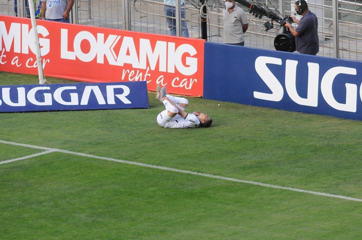 Fotos do clssico entre Amrica e Atltico, no Independncia, em Belo Horizonte, pela 10 rodada do Campeonato Mineiro. Jogo marcou o retorno dos dois rivais ao futebol em plena pandemia do novo coronavrus (Juarez Rodrigues/EM/DAPress)