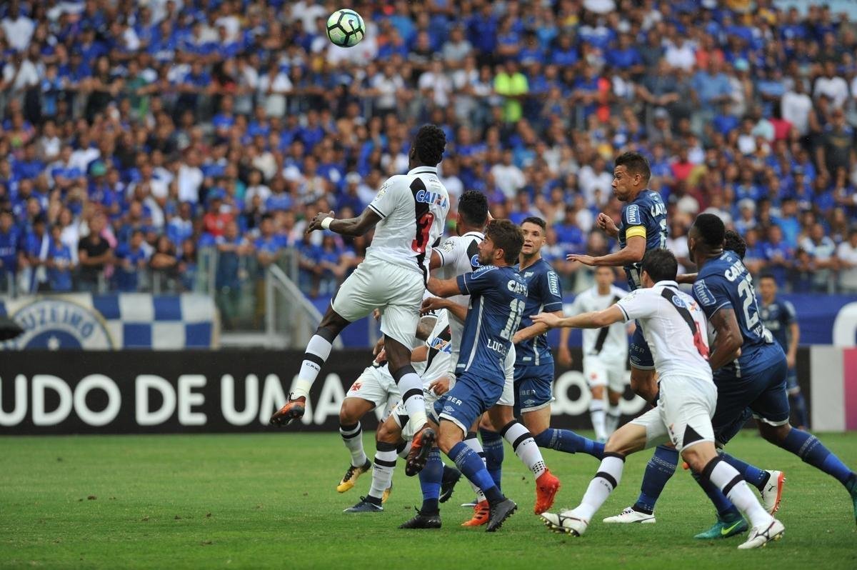 Fotos do jogo entre Cruzeiro e Vasco, no Mineiro, pela 37 rodada do Brasileiro (Leandro Couri/EM D.A Press)