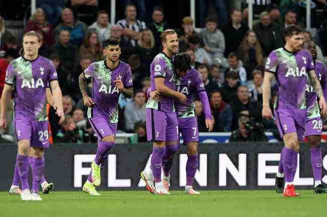 Kane marcou o gol da virada do Tottenham