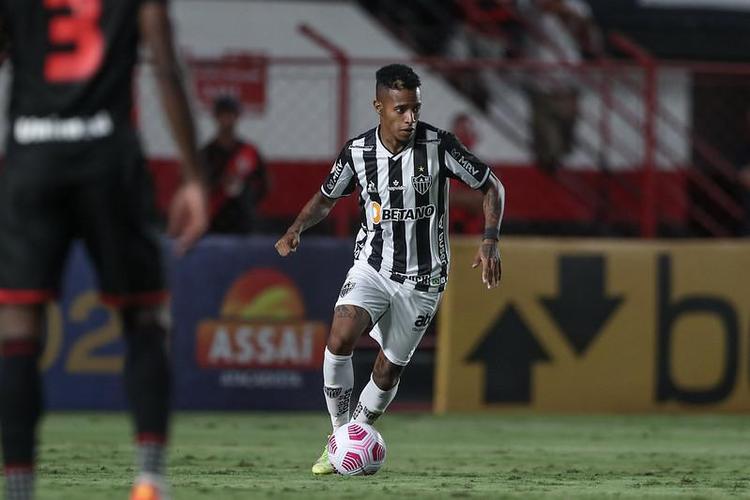 Veja as fotos do confronto entre Atlético-GO e Atlético, no estádio Antônio Accioly, em Goiânia, pela 27ª rodada da Série A do Brasileirão.