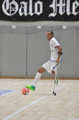 Jogo festivo e solidrio reuniu craques do futsal mineiro em BH