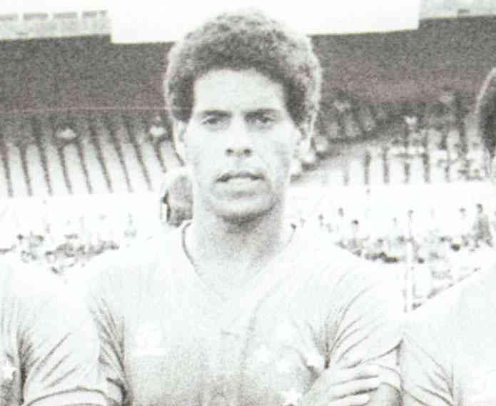 Luís Cosme, formado na Toca da Raposa, foi lateral-esquerdo do Cruzeiro de 1977 a 1985. Ele conquistou o Mineiro de 1984.