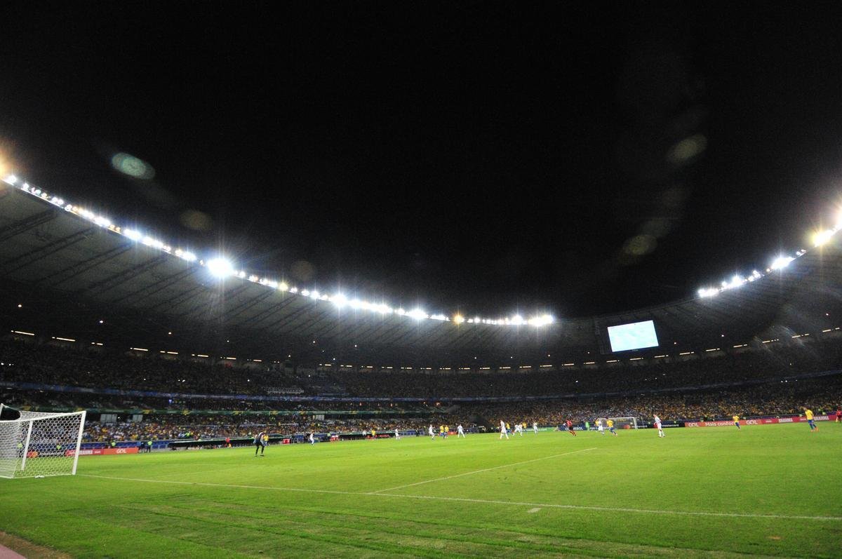 Fotos das torcidas de Brasil e Argentina, no Mineiro, no clssico vlido pela semifinal da Copa Amrica