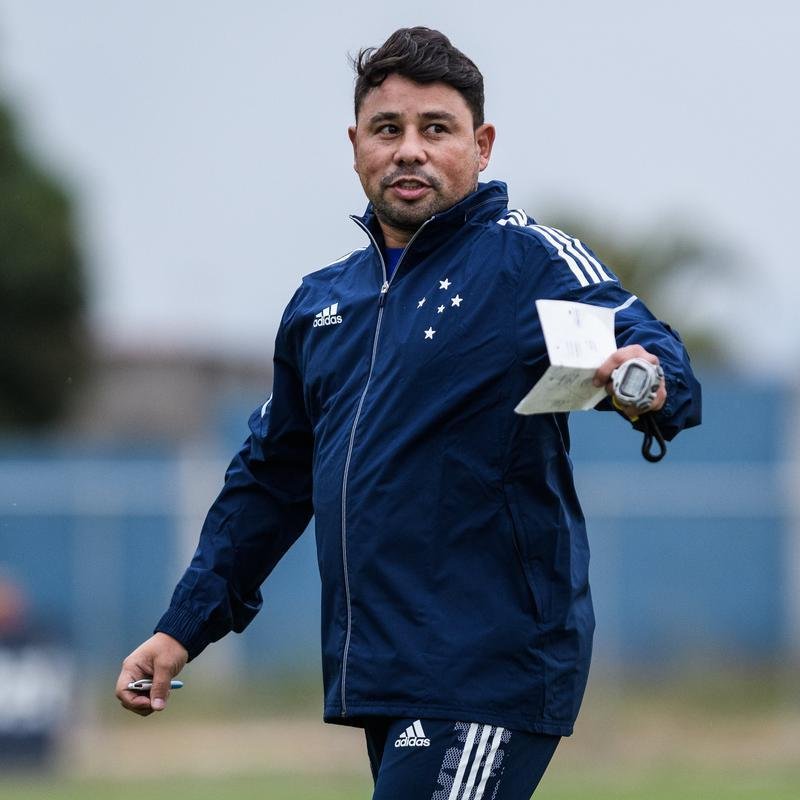 Jogadores do Cruzeiro realizaram primeiro treino sob comando de Mozart nesta sexta-feira (11/06)