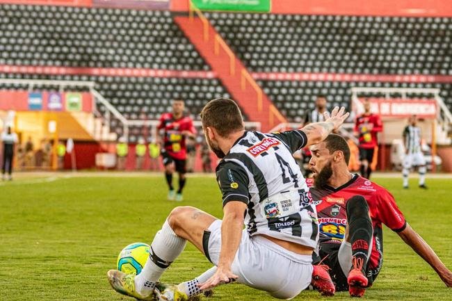 Fotos da vitria do Pouso Alegre por 1 a 0 sobre o ASA-AL, neste domingo (27), no Manduzo. Com o triunfo, o Drago garantiu a vaga na Srie C do Brasileiro