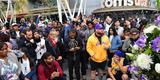 Torcedores do Lakers e amantes do basquete homenageiam Kobe Bryant