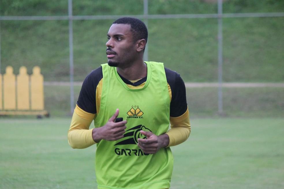 Thiago Henrique, atacante (Londrina)