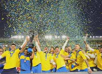 Campeonato terminou nesse domingo com título do Boca Juniors, que contou com ajuda do River Plate, maior rival, para levantar a taça