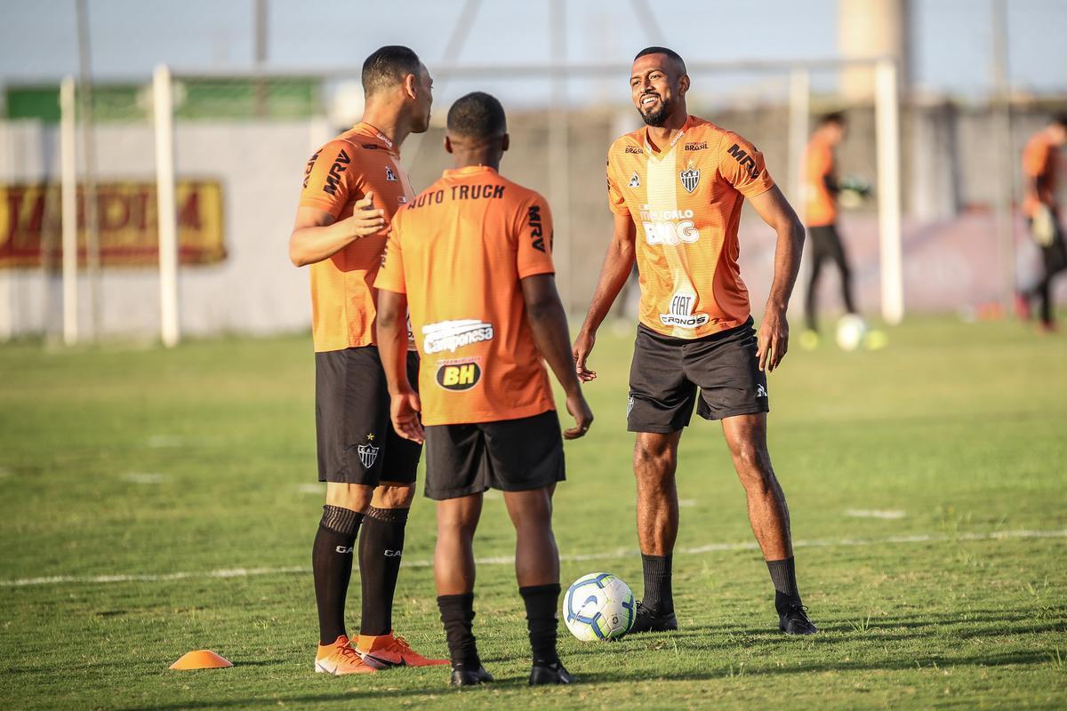 Fotos do primeiro treino comandado por Vagner Mancini no Atltico
