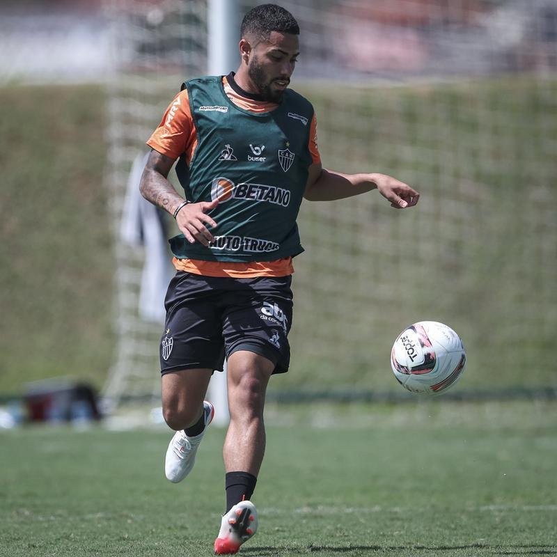 Comemorao pelo aniversrio do Galo e treino