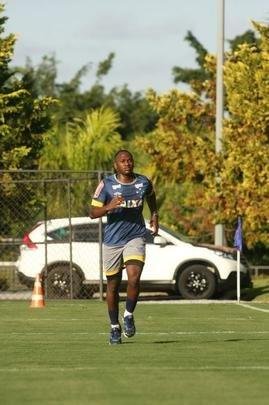 Atacante Sass trabalhou com elenco do Cruzeiro nesta tera-feira e foi apresentado como reforo