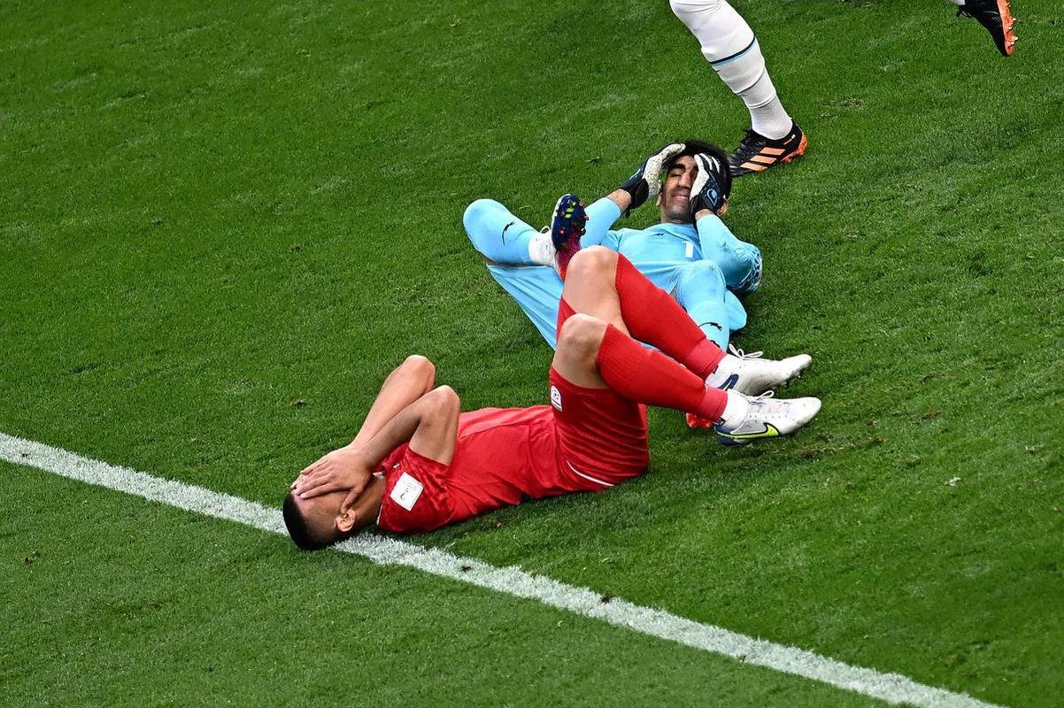 Inglaterra e Ir, no primeiro jogo do Grupo B da Copa do Mundo.