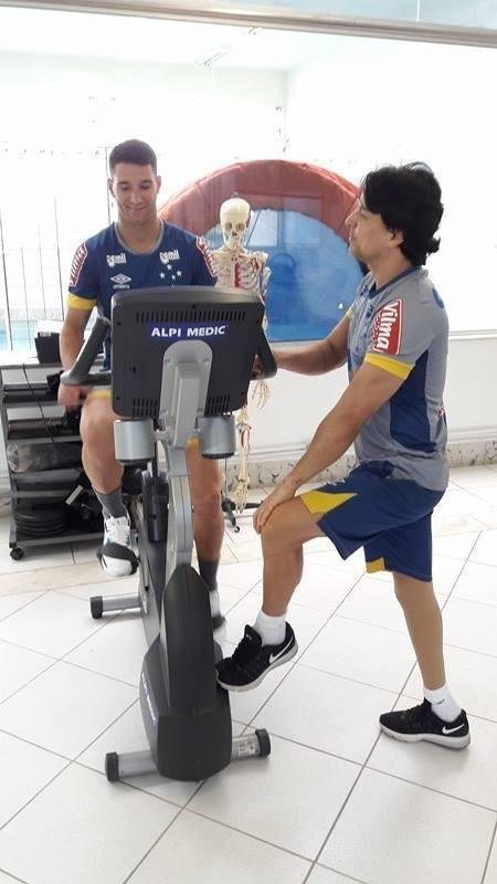 Depois da recepo calorosa em Confins, Thiago Neves conheceu a Toca II e realizou testes fsicos