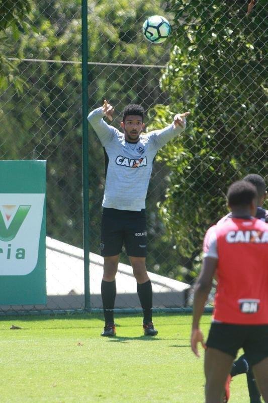 Elenco atleticano treinou, nesta quarta-feira, na Cidade do Galo, visando ao confronto contra o Grmio