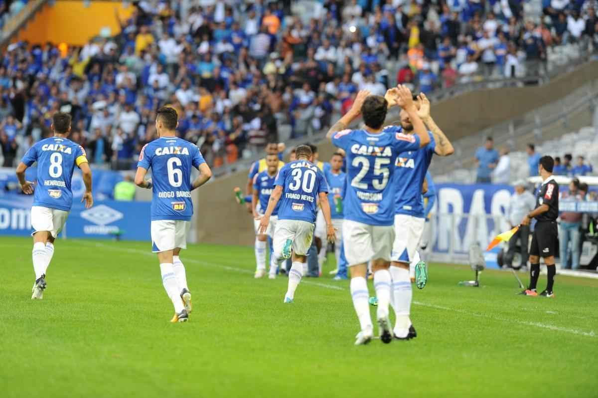 Lance de Cruzeiro e Palmeiras pela 12 rodada do Campeonato Brasileiro 
