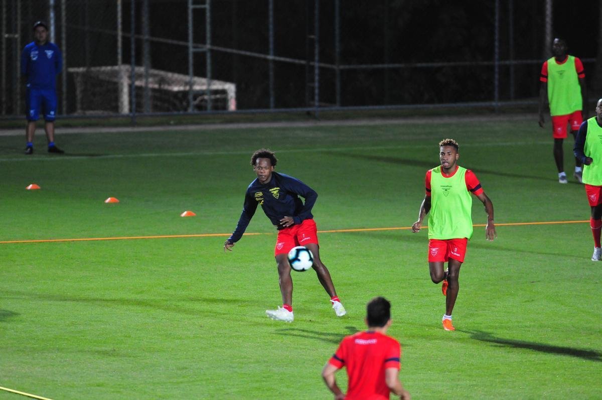 Jogadores do Equador participaram de segundo trabalho no Sesc Venda Nova, na Regio Norte de Belo Horizonte