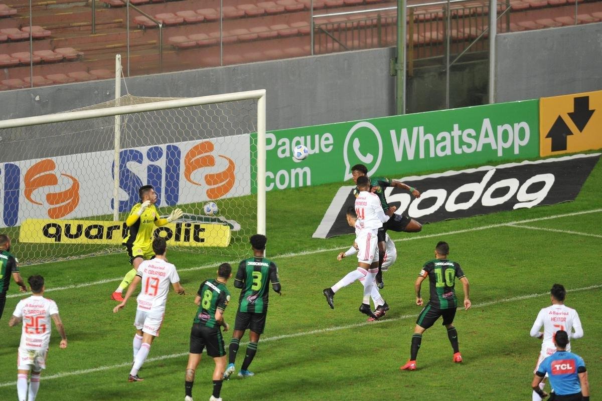 Ribamar abriu o placar para o Amrica no Independncia: 1 a 0