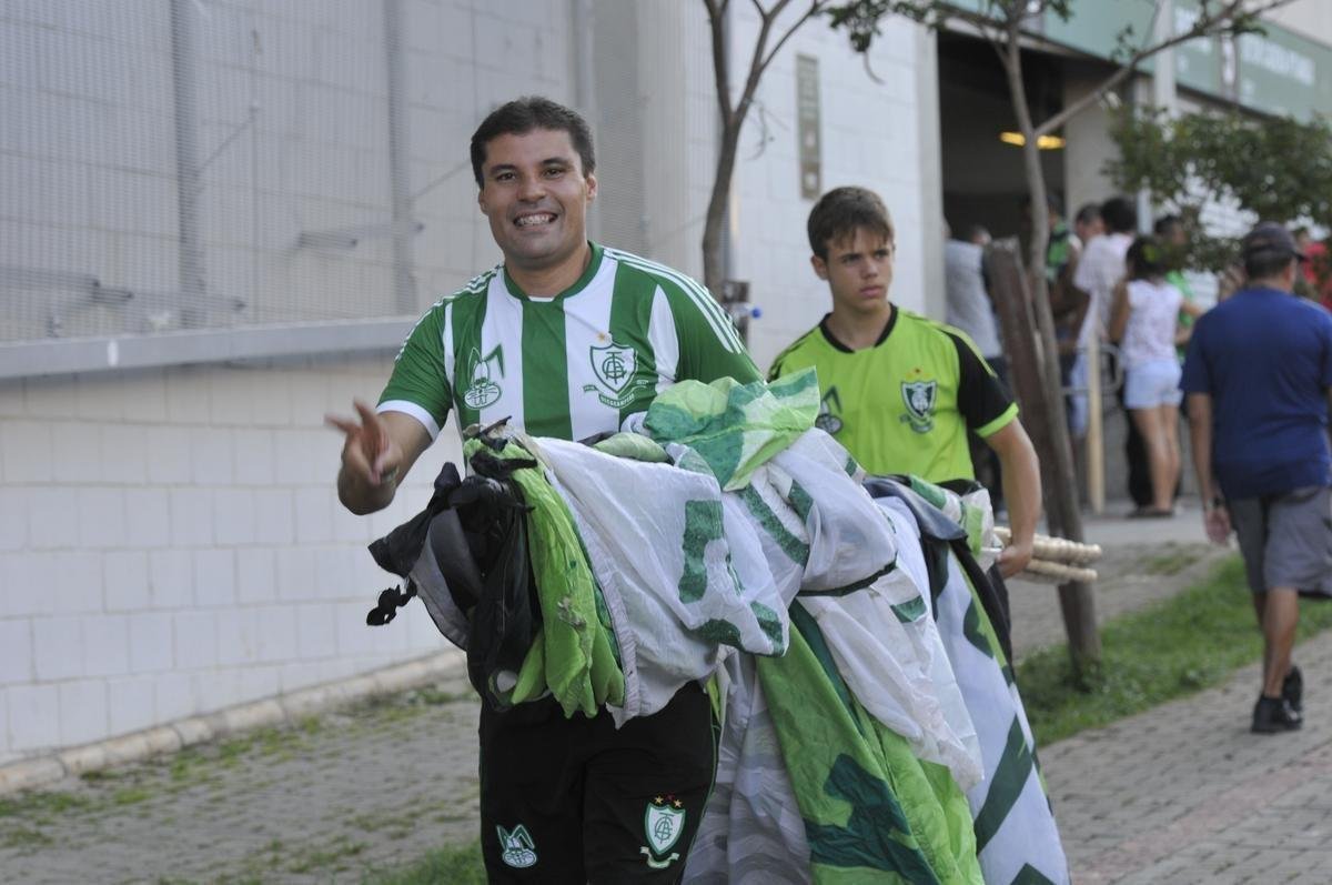 Torcida alviverde compareceu ao Independncia para a estreia do Coelho na temporada
