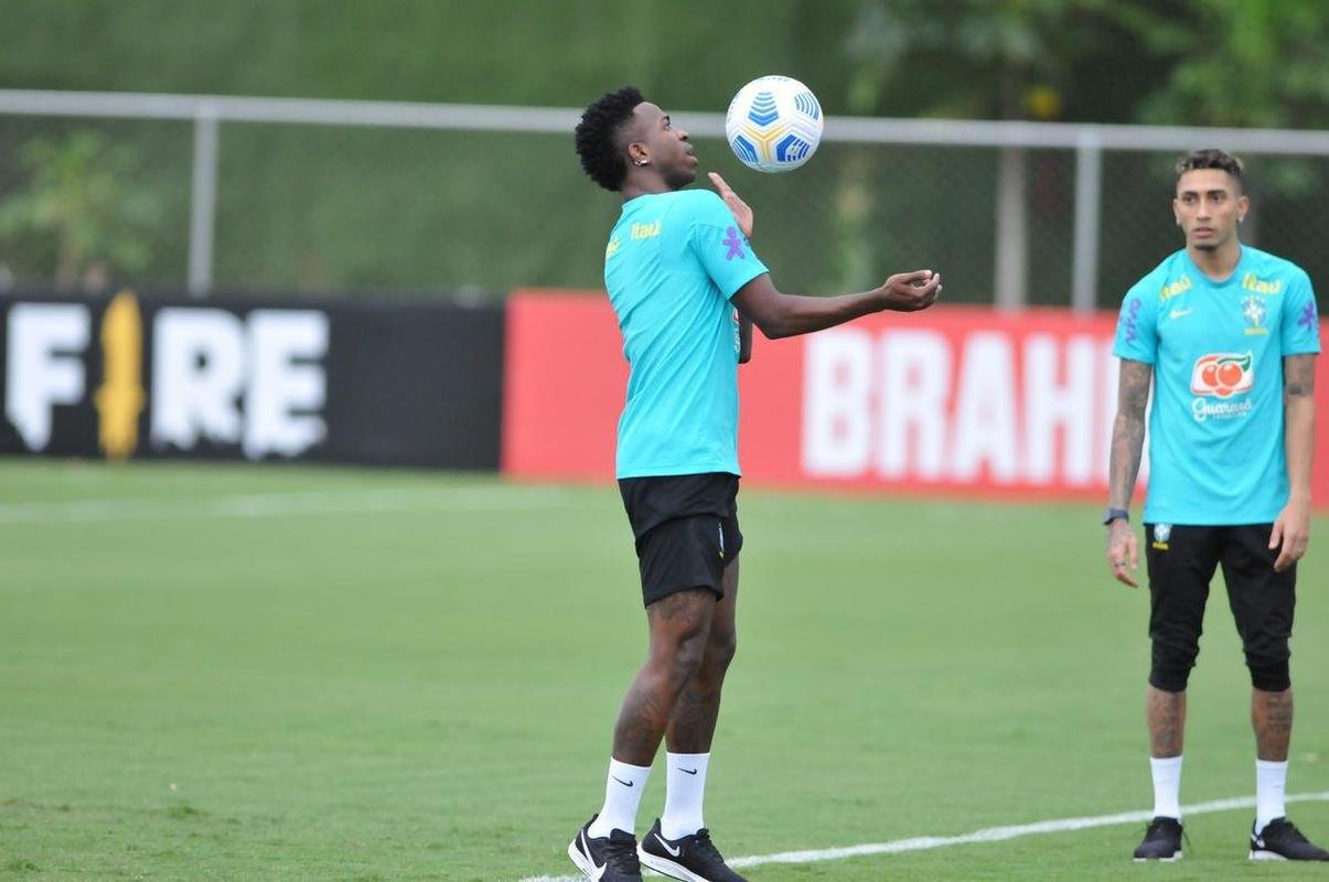 Seleo Brasileira realizou treinamento na tarde deste sbado (29/1) na Toca da Raposa II