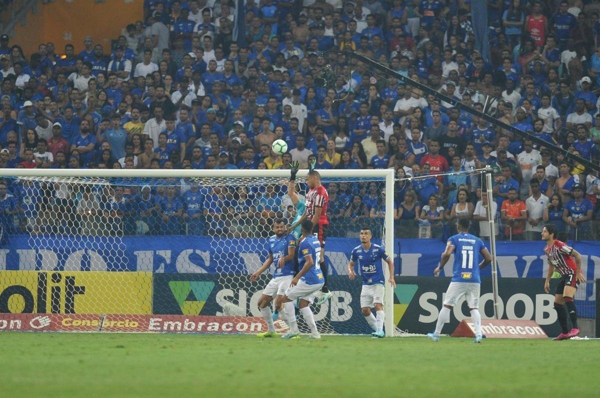 Fotos de Cruzeiro x So Paulo, no Mineiro, pela 26 rodada do Campeonato Brasileiro