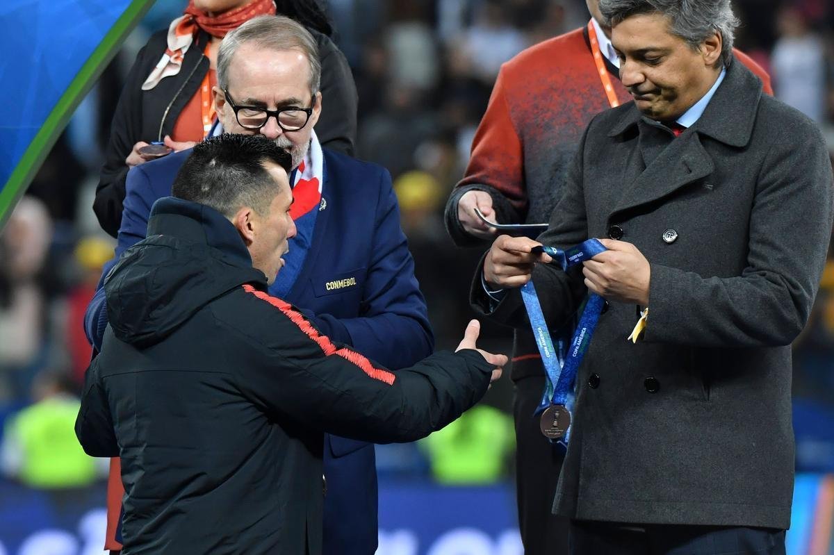 Argentina derrotou Chile por 2 a 1 na Arena Corinthians, em So Paulo, e ficou com a terceira posio da Copa Amrica. Veja fotos das premiaes das duas selees.