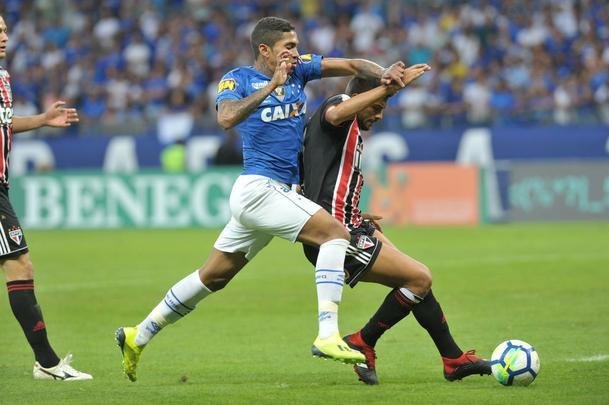 Fotos do jogo entre Cruzeiro e So Paulo