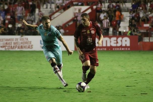 No primeiro Clssico das Emoes do ano, Nutico e Santa Cruz empatam em 2 a 2