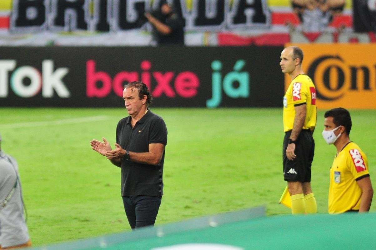 No segundo tempo, Atltico abriu o placar com gol de Hulk, em cobrana de pnalti