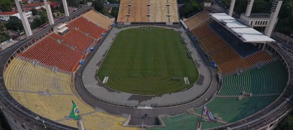 Pacaembu, em So Paulo - 37.730 pessoas