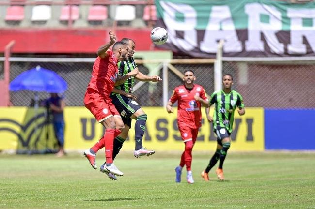 Jogo foi disputado com muito calor, em Nova Lima, na manh deste sbado 