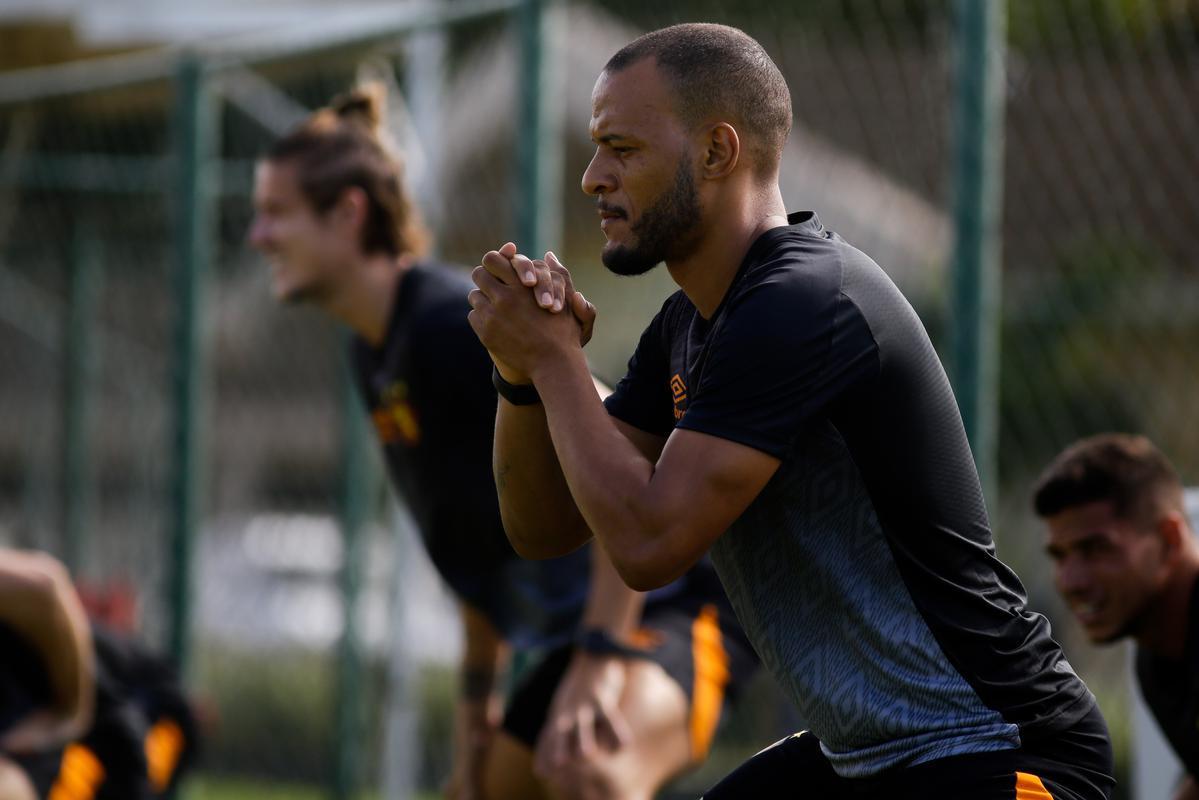 Nesta quinta-feira, sob o comando do treinador Daniel Paulista, Sport realizou primeiro trabalho ttico aps retorno s atividades