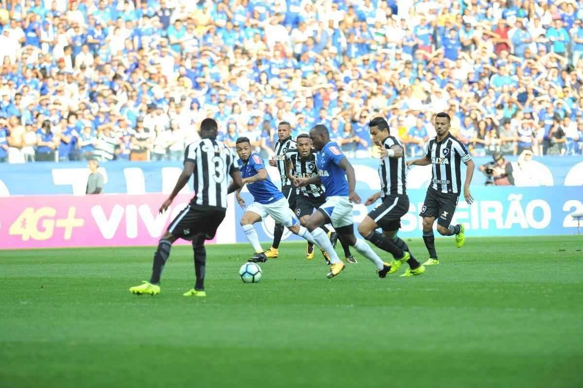 Imagens do jogo entre Cruzeiro e Botafogo, pela 19 rodada do Brasileiro, no Mineiro