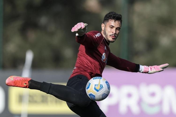 Com Guilherme Arana de volta, Cuca comanda atividade na Cidade do Galo