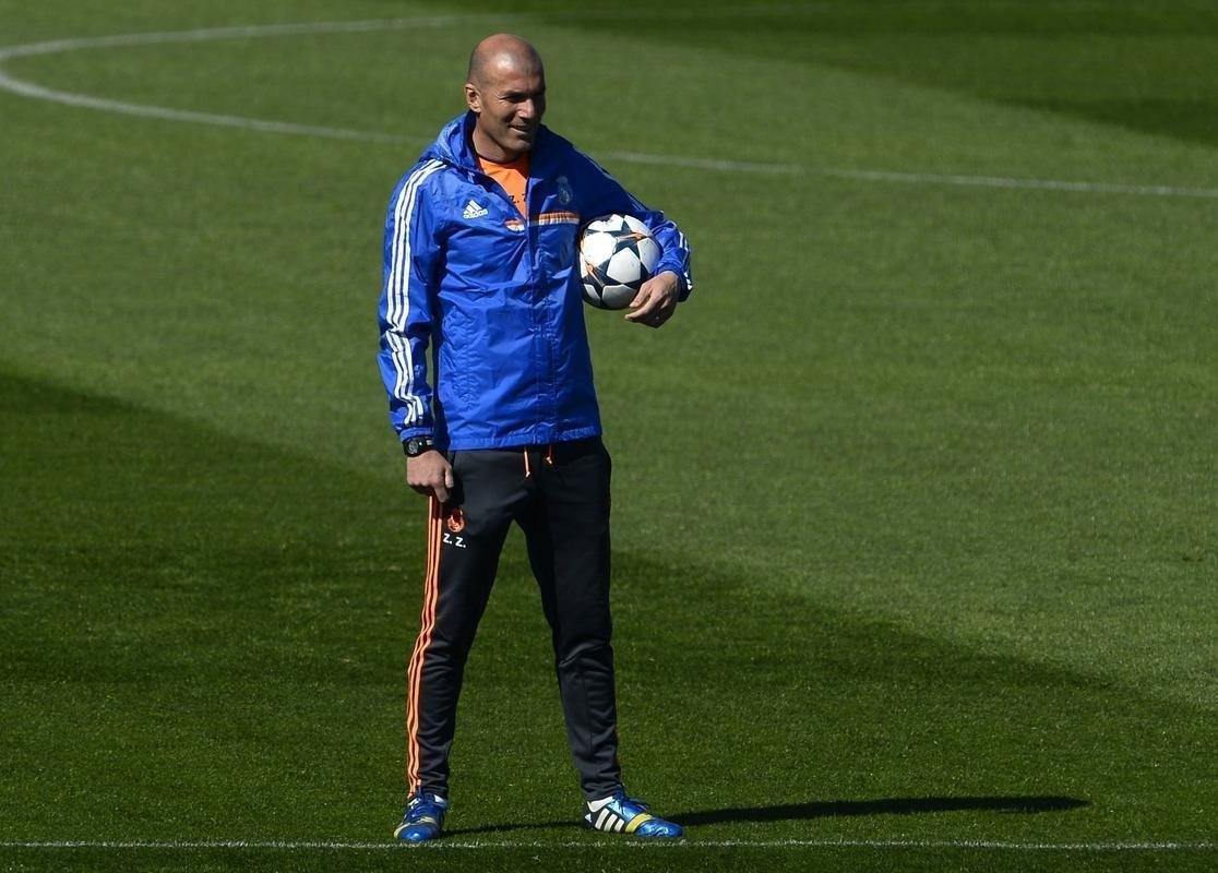 Veja imagens de Zidane como tcnico do Real Madrid