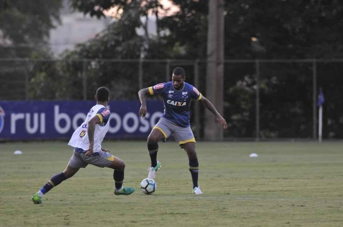 Mano Menezes testou novidades no Cruzeiro para enfrentar o So Paulo na estreia do Brasileiro