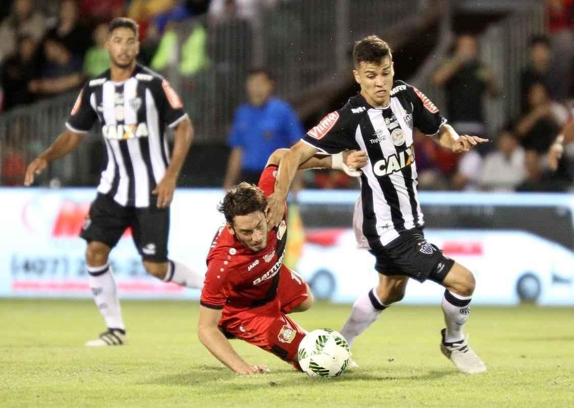 Com garotos e alguns reforos do profissional, Galo perde para o Bayer Leverkusen nos EUA