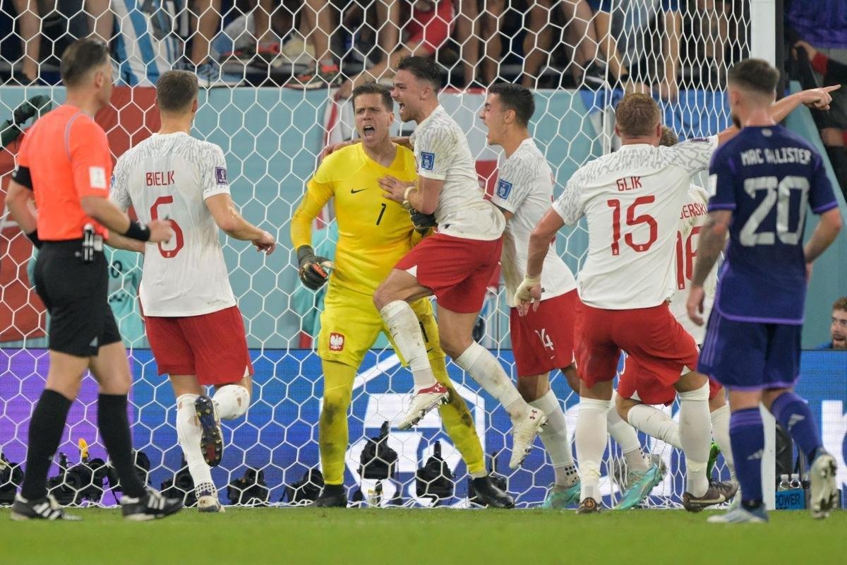 Fotos do jogo entre Polnia e Argentina no Estdio 974, em Doha, pela terceira rodada do Grupo C da Copa do Mundo, no Catar
