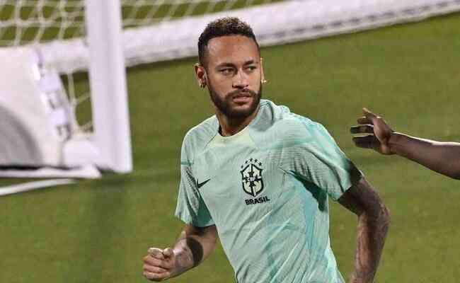 Neymar atuou somente na estreia do Brasil na Copa, contra a Srvia, em 24 de novembro (quinta-feira)