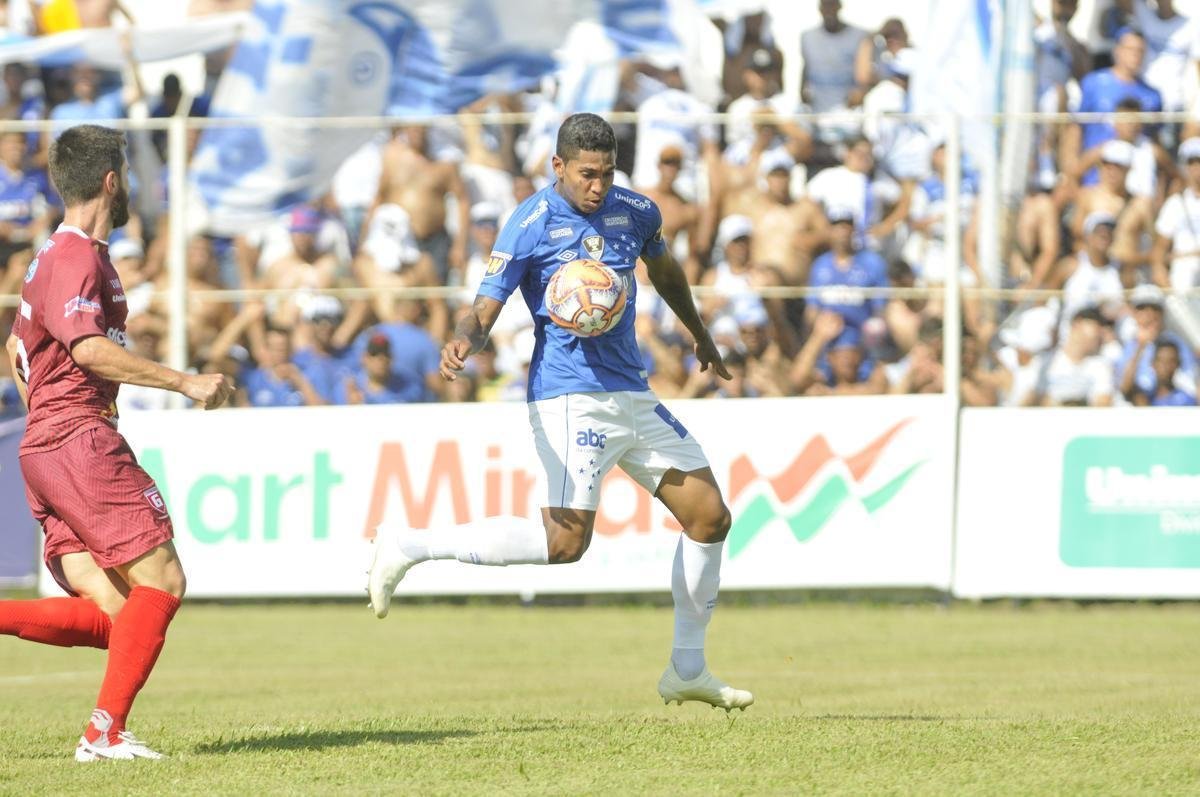 Cruzeiro abriu 2 a 1 no primeiro tempo, com gols de Raniel e Robinho; Alemo descontou para o Guarani