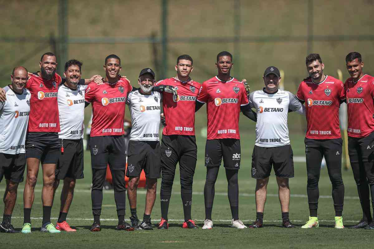 Fotos do primeiro treino de Junior Alonso no retorno ao Atltico