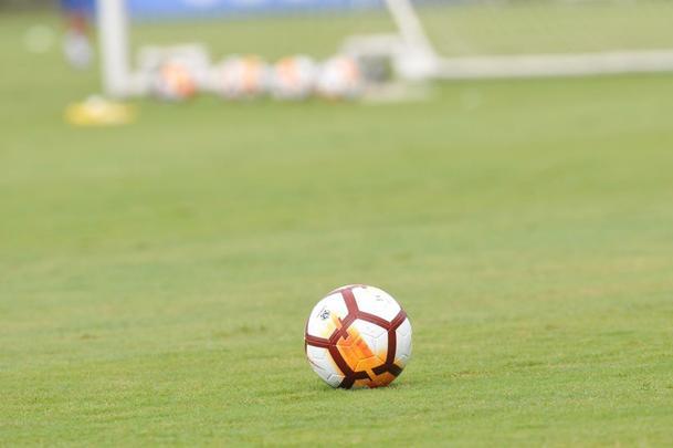 Cruzeiro treina com bola da Copa Libertadores (Juarez Rodrigues/EM D.A Press)