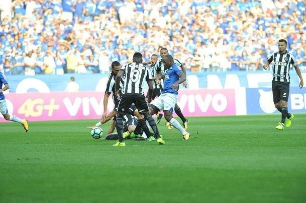 Imagens do jogo entre Cruzeiro e Botafogo, pela 19 rodada do Brasileiro, no Mineiro