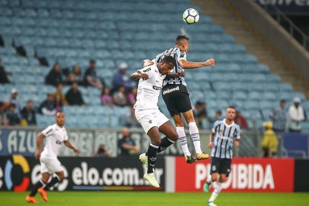 Grêmio jogou melhor e conseguiu vitória por 2 a 0 sobre o Atlético na Arena, em Porto Alegre, pela 13ª rodada do Campeonato Brasileiro