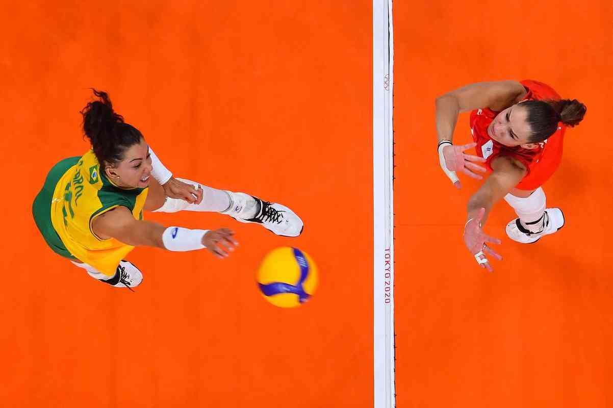 Brasil venceu Comit Olmpico Russo venceu por 3 sets a 1 (23/25, 25/21, 25/19 e 25-22) e se classificou para a semifinal dos Jogos Olmpicos de Tquio 