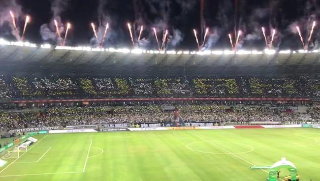 Mosaico da torcida do Atlético na partida contra o Flamengo pela Copa do Brasil